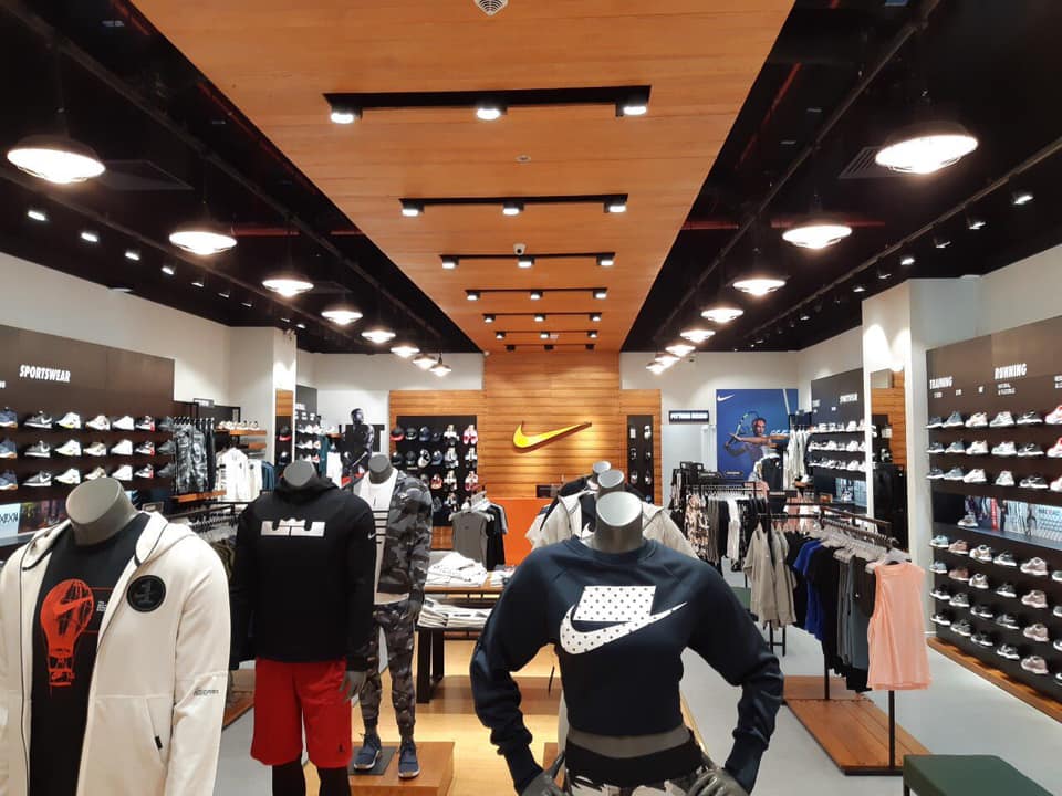 Hệ thống ánh sáng là một trong những hạng mục quan trọng trong thi công nội thất showroom